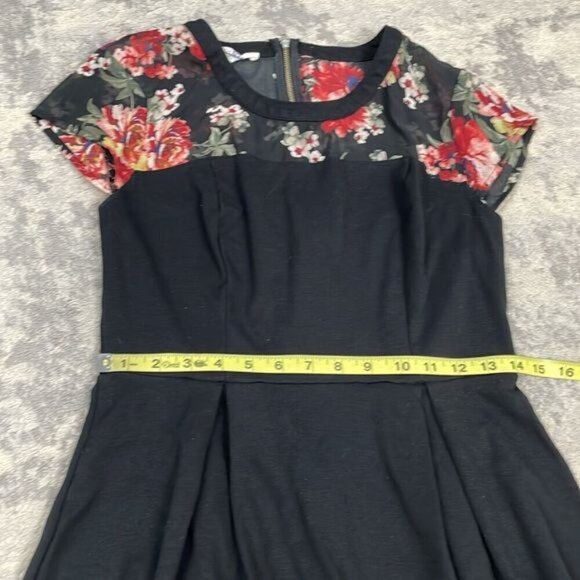 OOTD Black Floral Fit Flare Mini Dress Short Sleeve Sz L - Picture 6 of 12